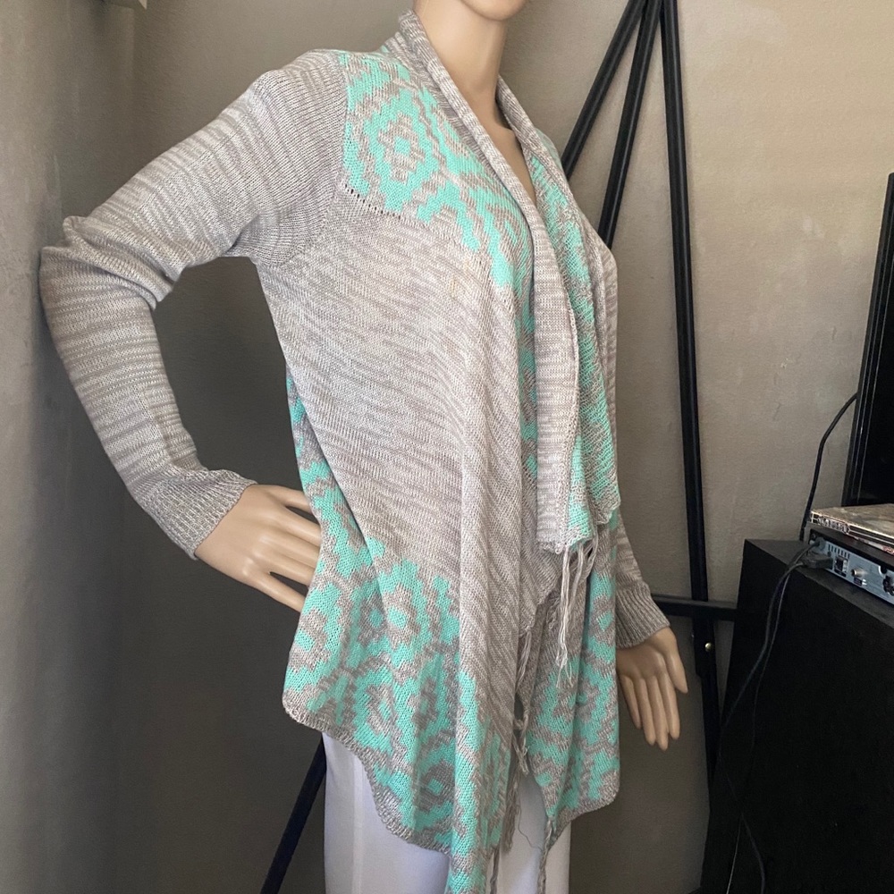 Cardigan - Picture 2 of 8